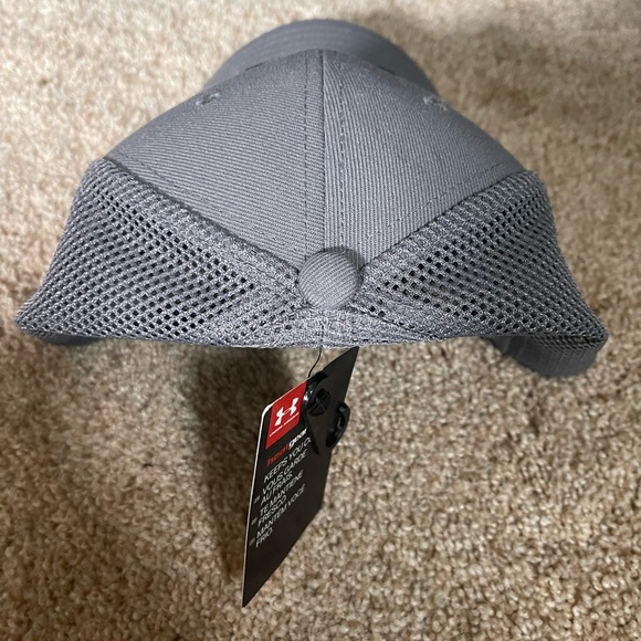 Under Armor Hat - Picture 3 of 3